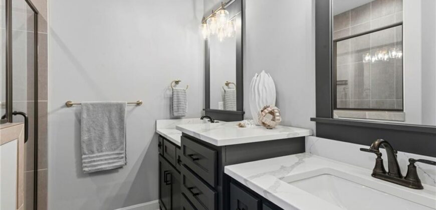 7425 NW Douglas Court, Parkville, MO 64152