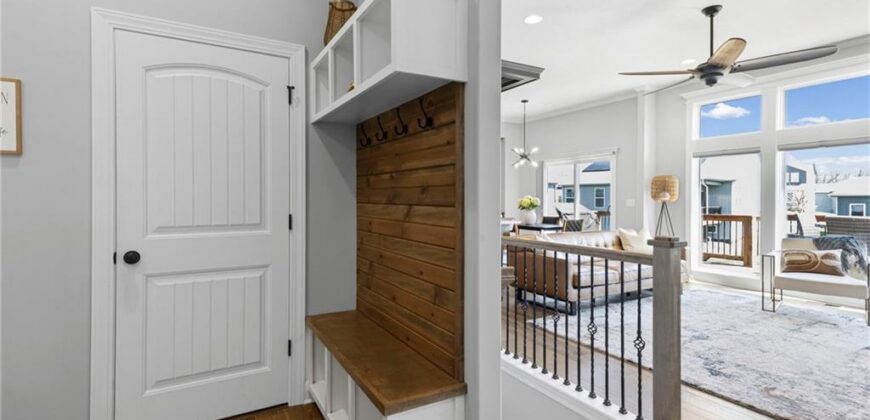 7425 NW Douglas Court, Parkville, MO 64152