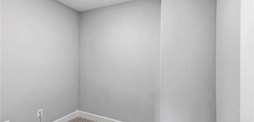 7425 NW Douglas Court, Parkville, MO 64152