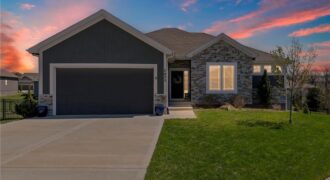 7425 NW Douglas Court, Parkville, MO 64152