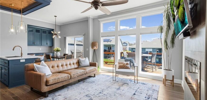 7425 NW Douglas Court, Parkville, MO 64152