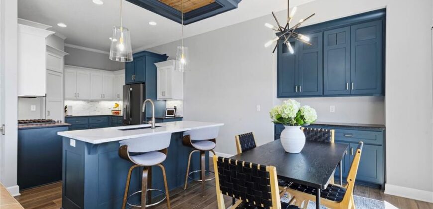 7425 NW Douglas Court, Parkville, MO 64152