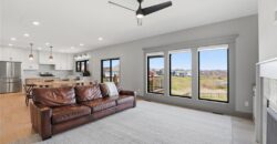 7080 NW Forest Lakes Drive, Parkville, MO 64152