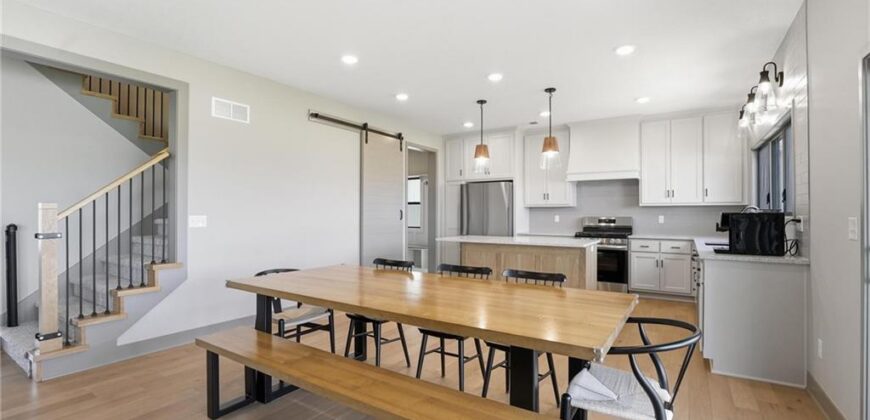 7080 NW Forest Lakes Drive, Parkville, MO 64152