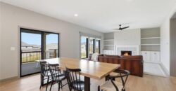 7080 NW Forest Lakes Drive, Parkville, MO 64152