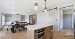 7080 NW Forest Lakes Drive, Parkville, MO 64152