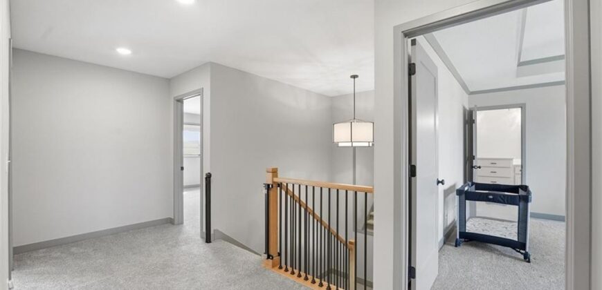 7080 NW Forest Lakes Drive, Parkville, MO 64152