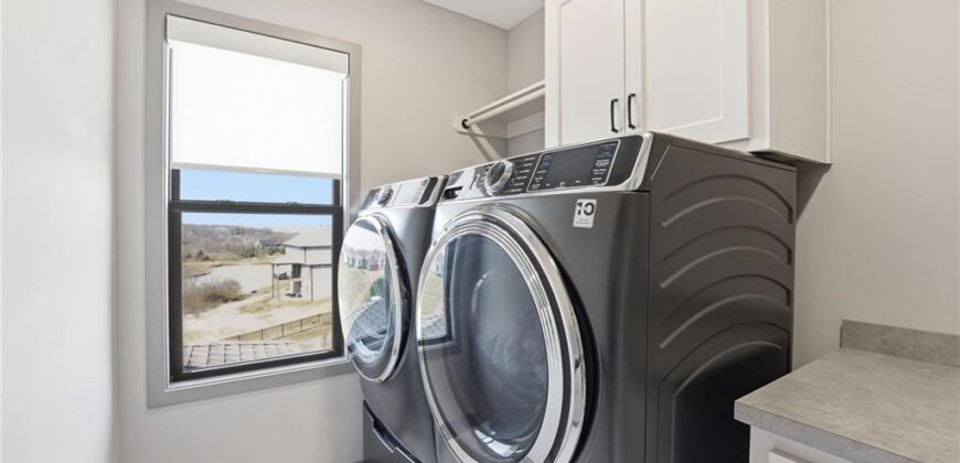 7080 NW Forest Lakes Drive, Parkville, MO 64152