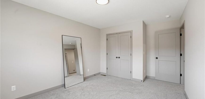 7080 NW Forest Lakes Drive, Parkville, MO 64152