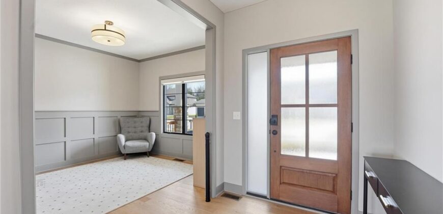 7080 NW Forest Lakes Drive, Parkville, MO 64152