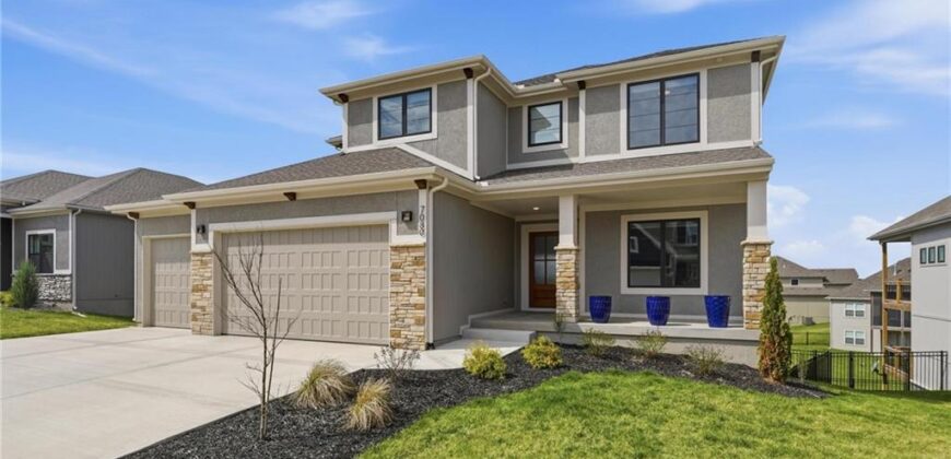 7080 NW Forest Lakes Drive, Parkville, MO 64152