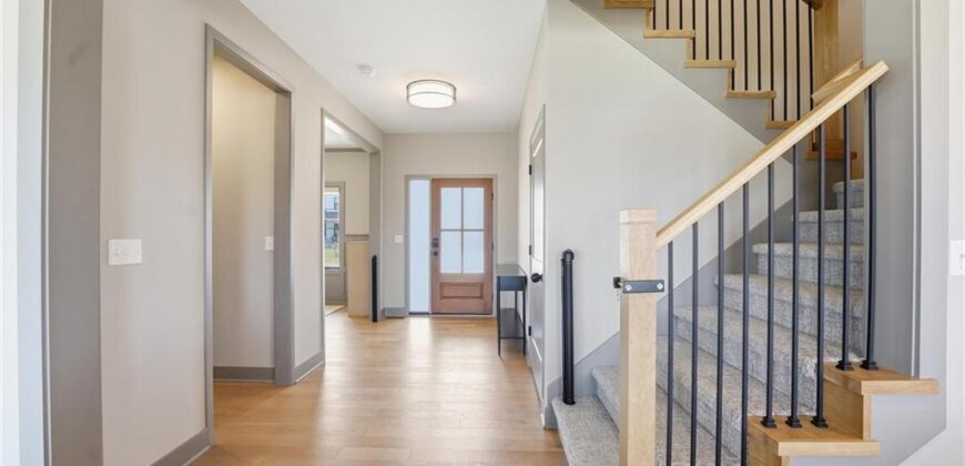 7080 NW Forest Lakes Drive, Parkville, MO 64152