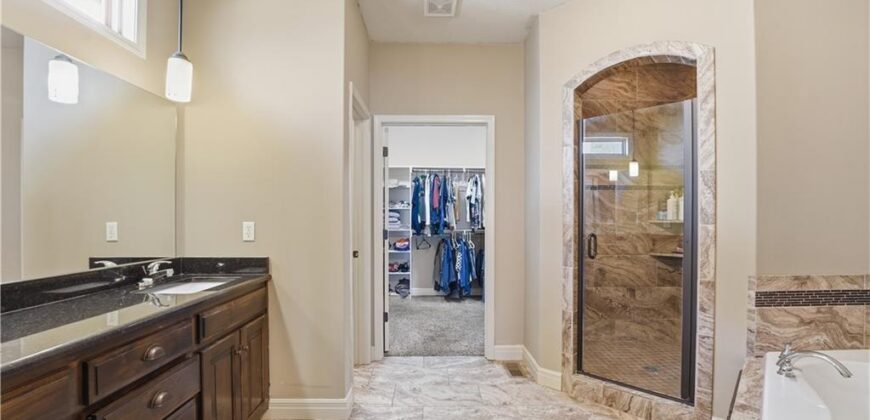 8806 N Norton Avenue, Kansas City, MO 64156