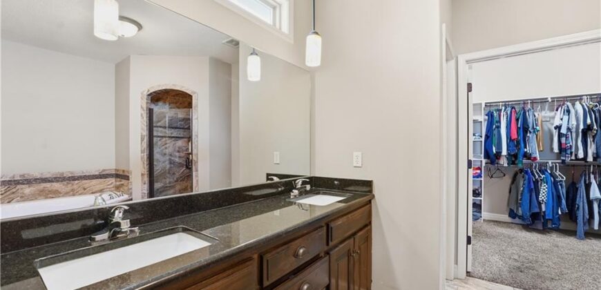 8806 N Norton Avenue, Kansas City, MO 64156