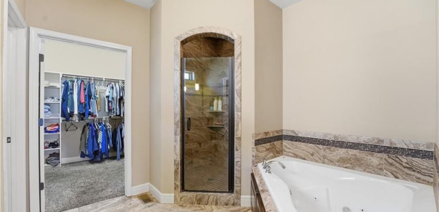 8806 N Norton Avenue, Kansas City, MO 64156