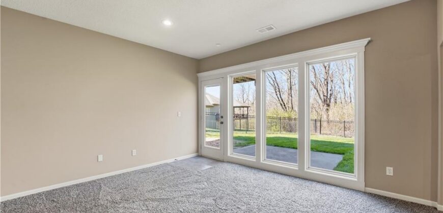 8806 N Norton Avenue, Kansas City, MO 64156