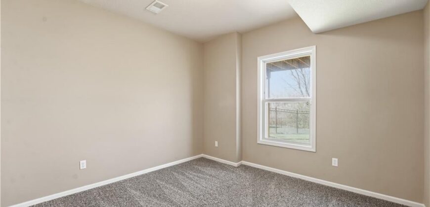 8806 N Norton Avenue, Kansas City, MO 64156