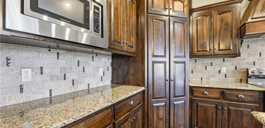 8806 N Norton Avenue, Kansas City, MO 64156