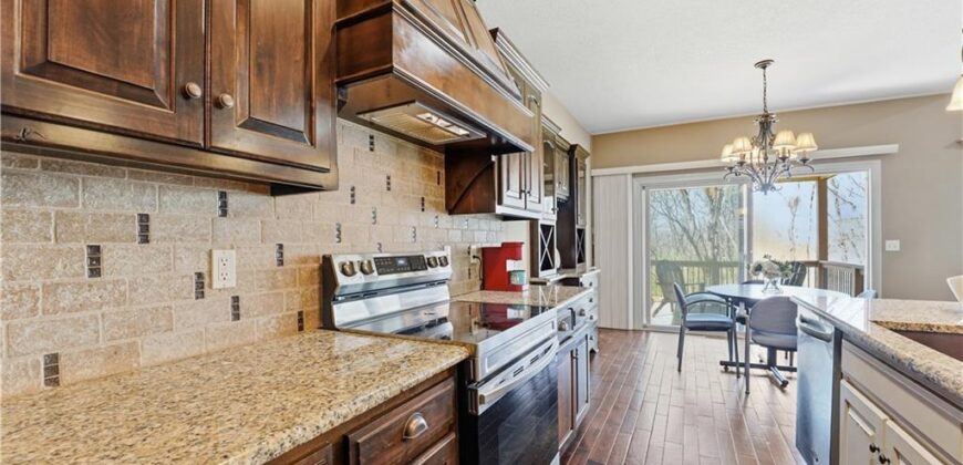 8806 N Norton Avenue, Kansas City, MO 64156