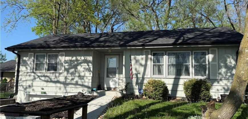 110 N ridge Avenue, Liberty, MO 64068