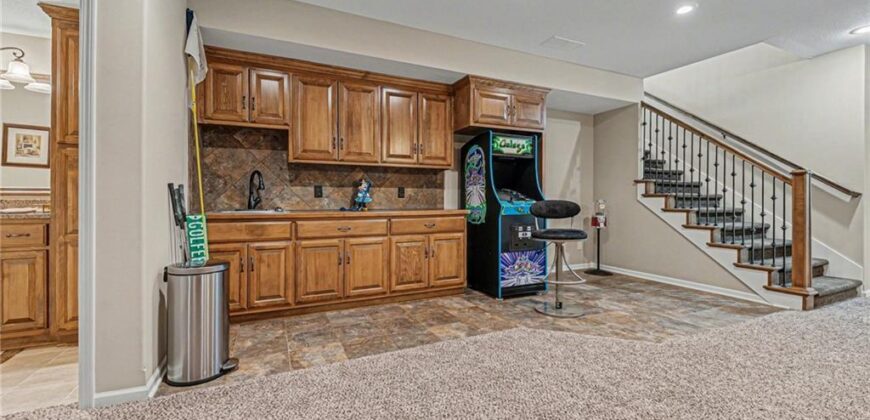 9920 N Manning Avenue, Kansas City, MO 64157