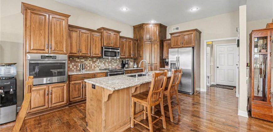 9920 N Manning Avenue, Kansas City, MO 64157