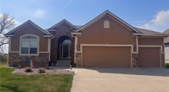 9920 N Manning Avenue, Kansas City, MO 64157