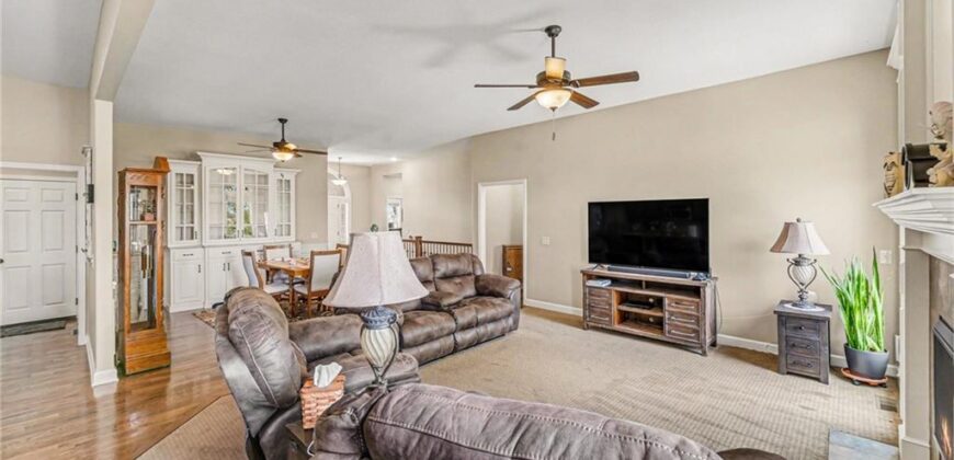 9920 N Manning Avenue, Kansas City, MO 64157