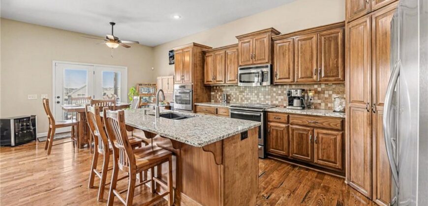 9920 N Manning Avenue, Kansas City, MO 64157