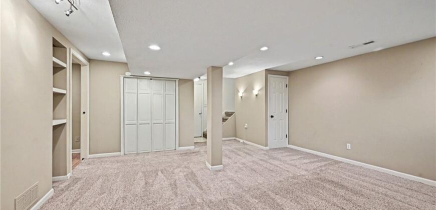 8529 N Virginia Avenue, Kansas City, MO 64155