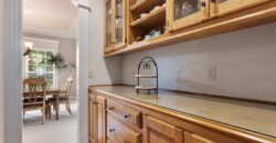 10200 Magnolia Lane, Parkville, MO 64152