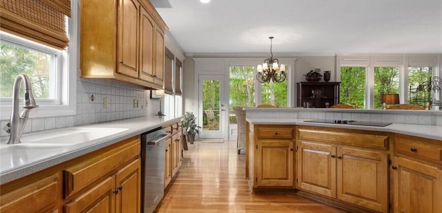 10200 Magnolia Lane, Parkville, MO 64152