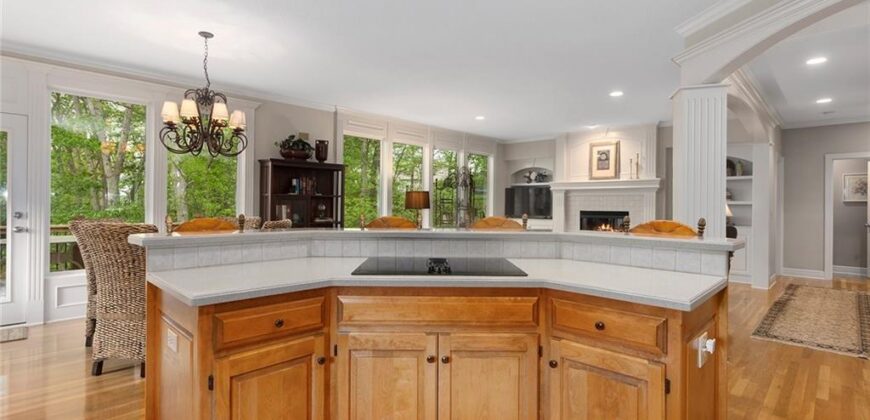 10200 Magnolia Lane, Parkville, MO 64152