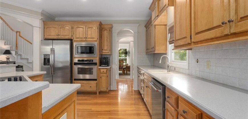 10200 Magnolia Lane, Parkville, MO 64152