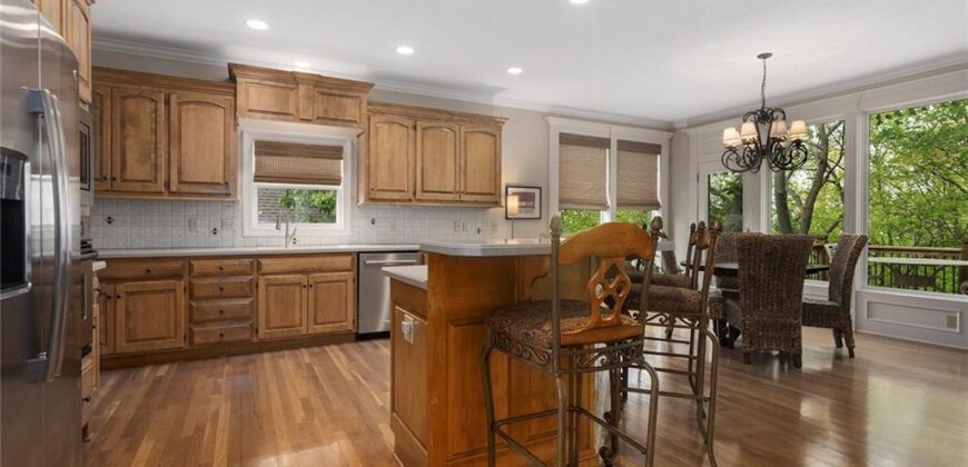 10200 Magnolia Lane, Parkville, MO 64152