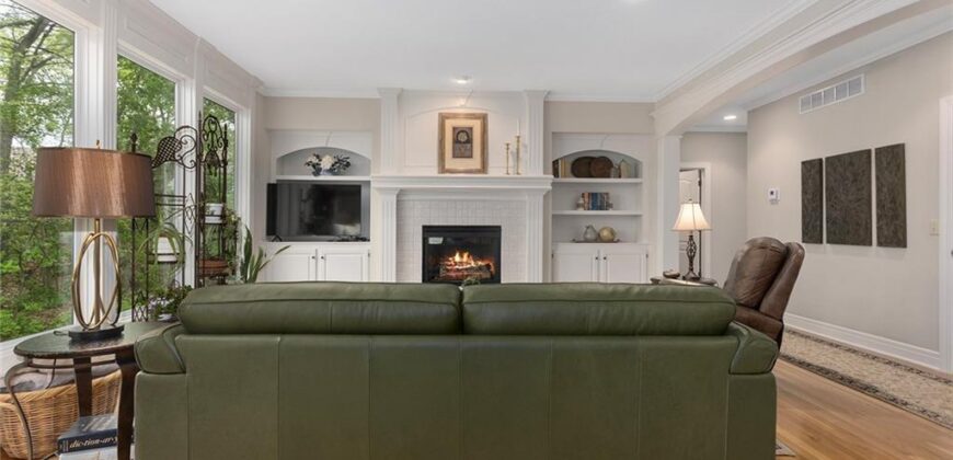 10200 Magnolia Lane, Parkville, MO 64152