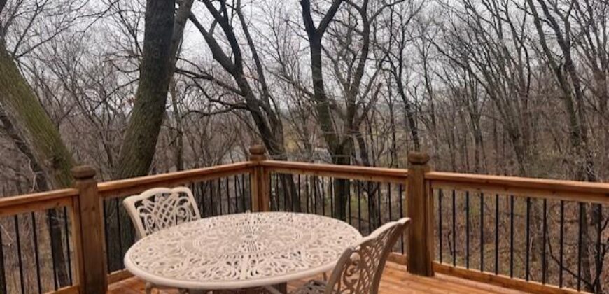 10200 Magnolia Lane, Parkville, MO 64152