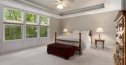 10200 Magnolia Lane, Parkville, MO 64152