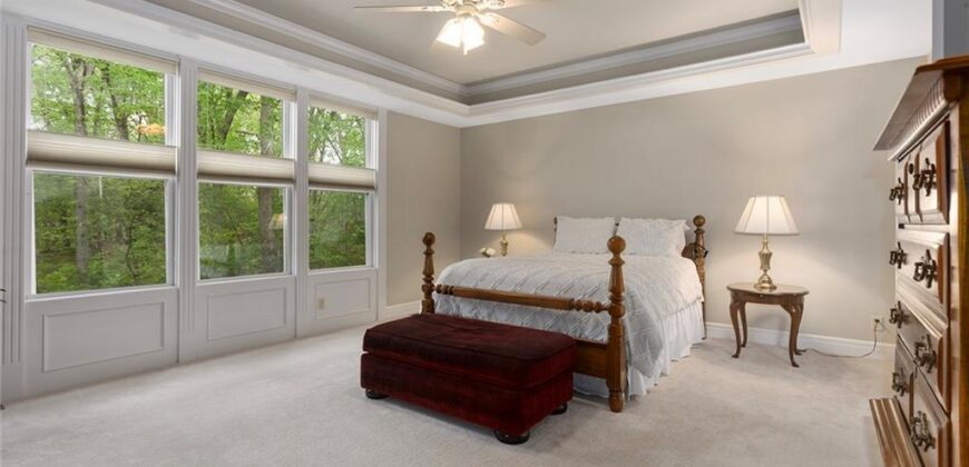 10200 Magnolia Lane, Parkville, MO 64152