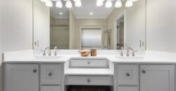 10200 Magnolia Lane, Parkville, MO 64152