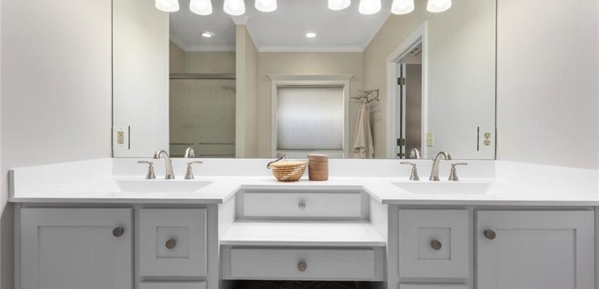 10200 Magnolia Lane, Parkville, MO 64152