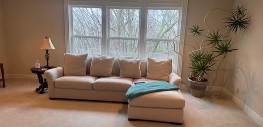 10200 Magnolia Lane, Parkville, MO 64152