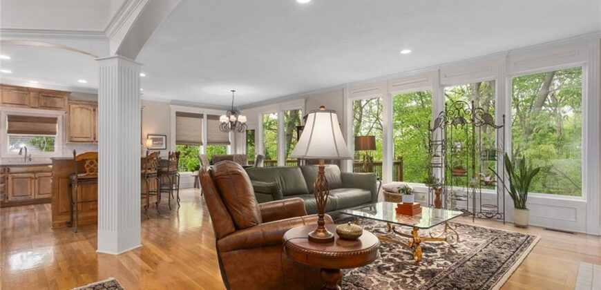 10200 Magnolia Lane, Parkville, MO 64152