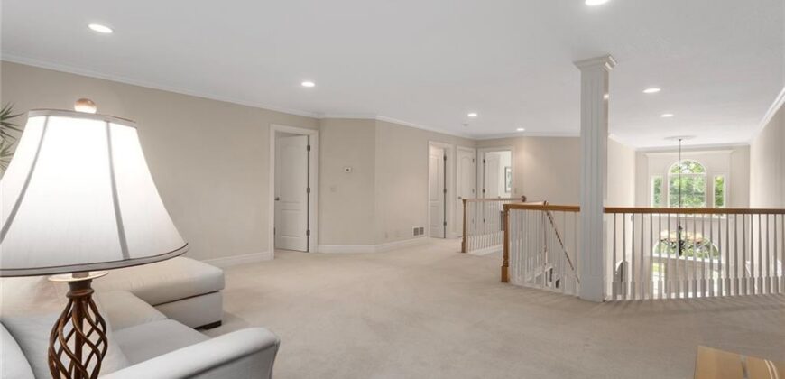10200 Magnolia Lane, Parkville, MO 64152