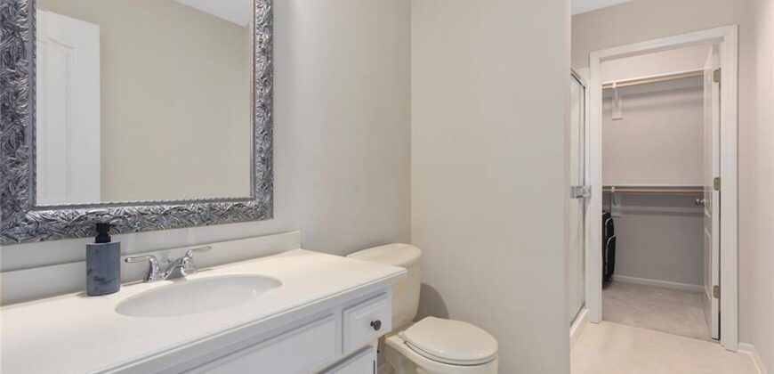 10200 Magnolia Lane, Parkville, MO 64152