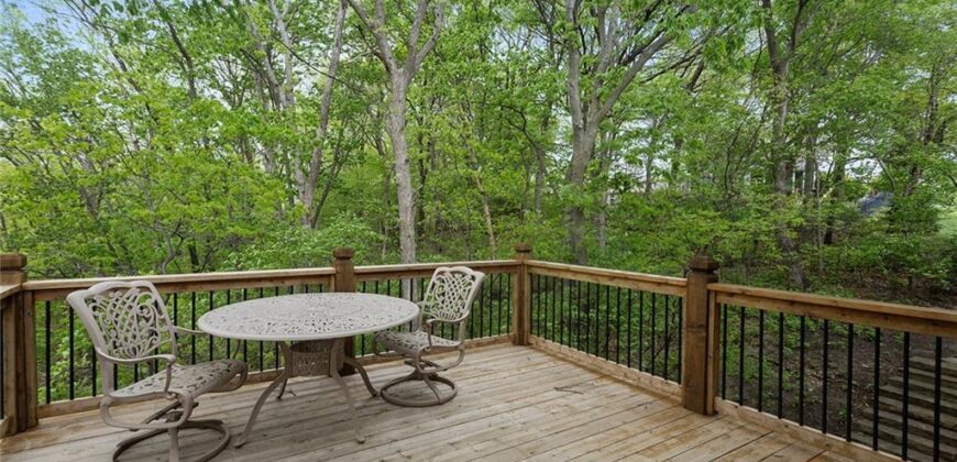 10200 Magnolia Lane, Parkville, MO 64152