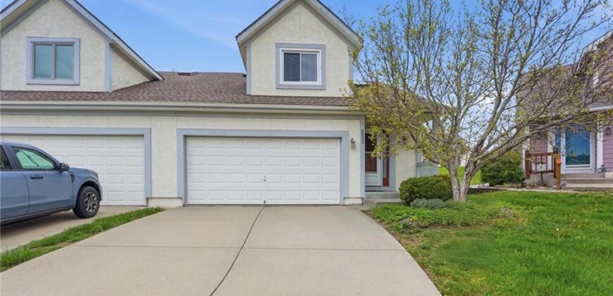 8205 NW Bradford Court, Kansas City, MO 64151