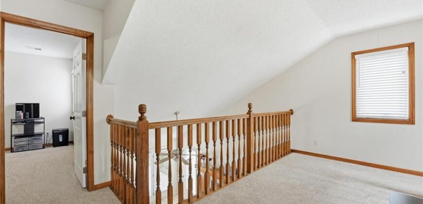 8205 NW Bradford Court, Kansas City, MO 64151