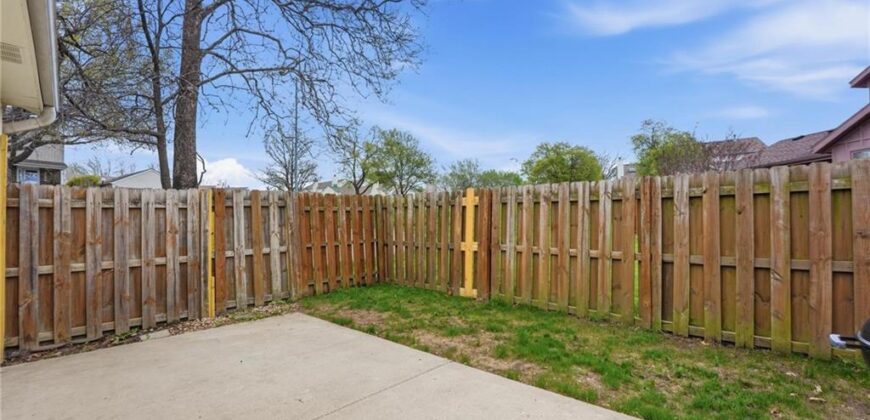 8205 NW Bradford Court, Kansas City, MO 64151