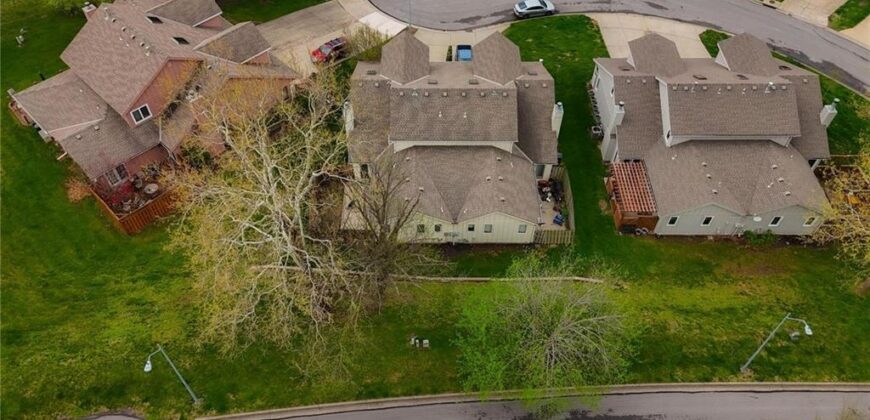 8205 NW Bradford Court, Kansas City, MO 64151